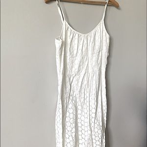 Beautiful white 💯% cotton dress